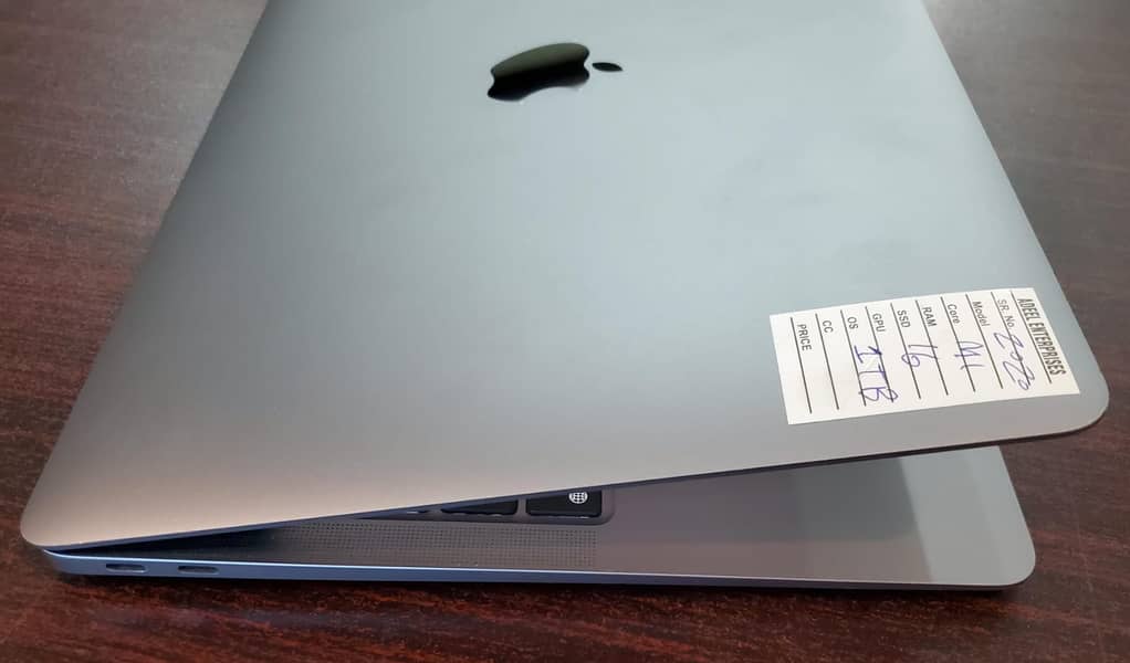 Macbook Air M1 CTO 16gb ram , 256 ssd 3