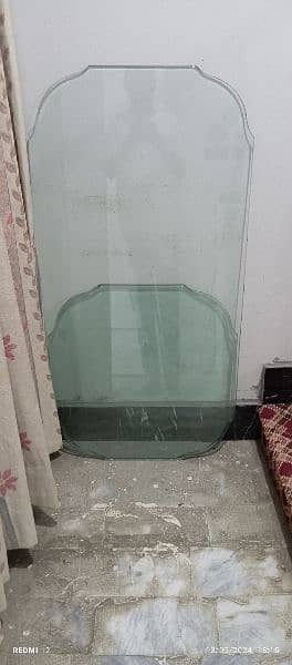 3 Glass sheets for center & side tables 1