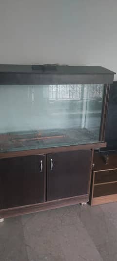 4 ft aquarium for urgent sale 0