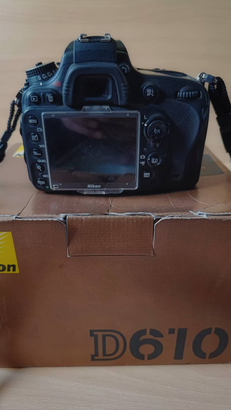 Nikon D610 body with box 1