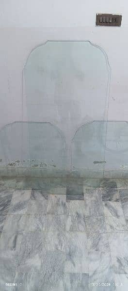 3 Glass sheets for center & side tables 4
