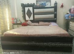 Bed set selling
