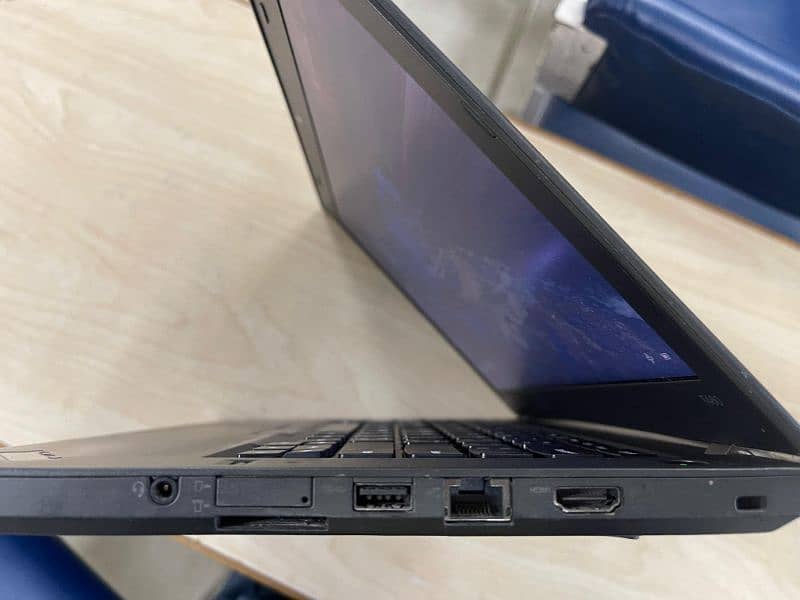 Lenovo laptop Thinkpad T460 i5 6th Gen 8 GB 256 GB 5 hrs Bat 14 inch 6