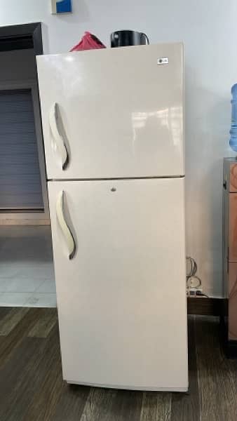 LG Regrigerator - Freezer (GR-R472QVC) 16 Cubic Feet 1