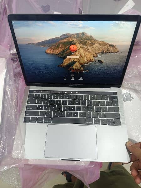 MACBOOK PRO  2019 13 INCH TOUCHBAR CORE I5 Q-C 8GB RAM 512GB SSD 0