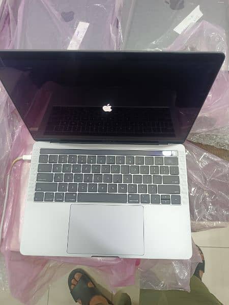 MACBOOK PRO  2019 13 INCH TOUCHBAR CORE I5 Q-C 8GB RAM 512GB SSD 3