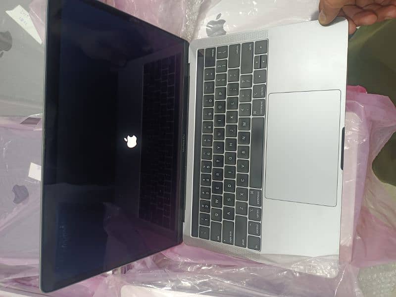 MACBOOK PRO  2019 13 INCH TOUCHBAR CORE I5 Q-C 8GB RAM 512GB SSD 4