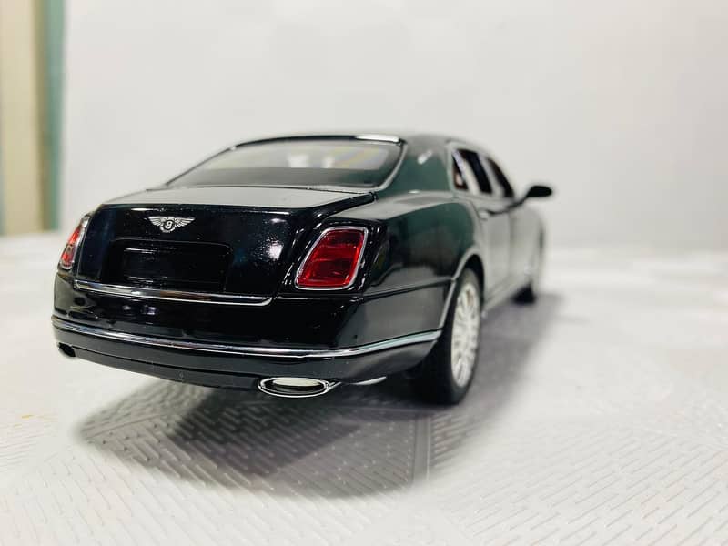 Diecast Model car Black Bentley Luxury Die-cast Model Car Metal body 1