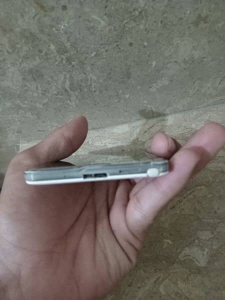 Galaxy Note 3 ( Rs 8000) 2/32 Gb 7