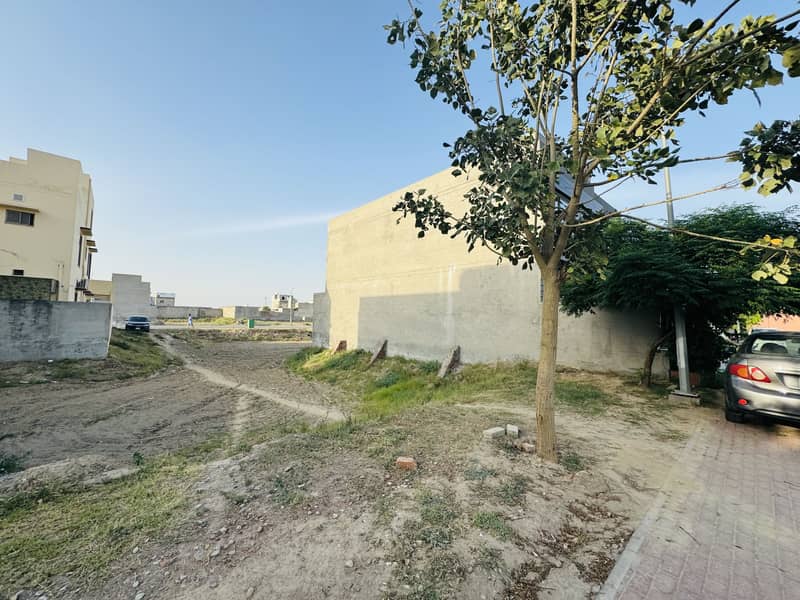 10 Marla Residential Plot For Sale In Quaid Block Bahria Town Lahore 1