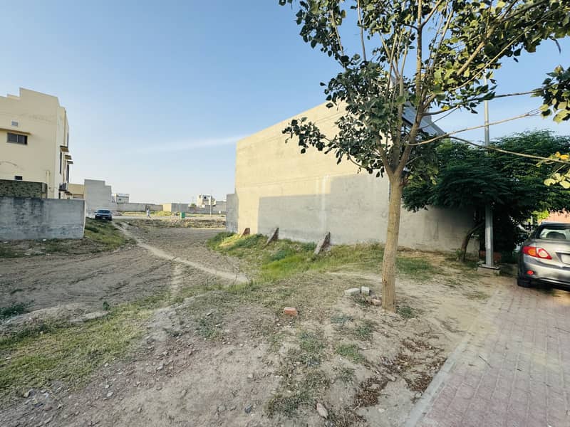 10 Marla Residential Plot For Sale In Quaid Block Bahria Town Lahore 3