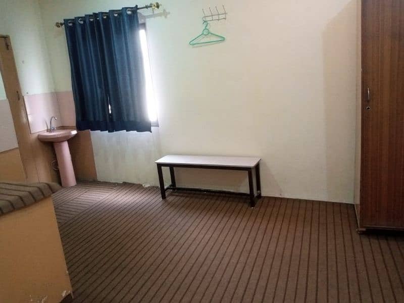 Independent room available for rent 4