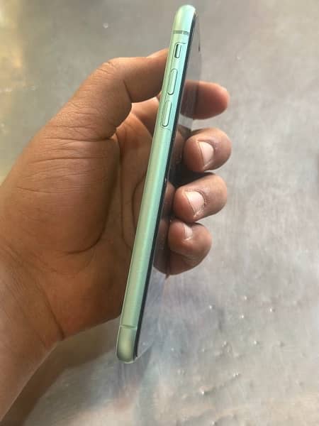 iphone 11 jv . 256 gB exchange for iphone 13 3
