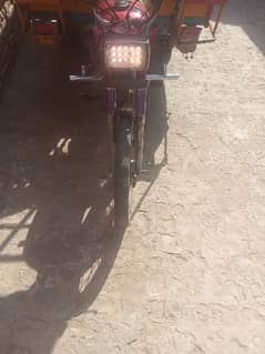 exchange karni hai United 100 cc half bike 03069498412