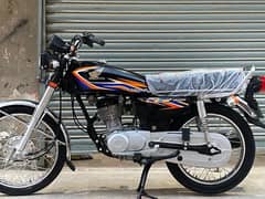Honda 125  model  2018 achi bike leny waly bhai rabta kren 0