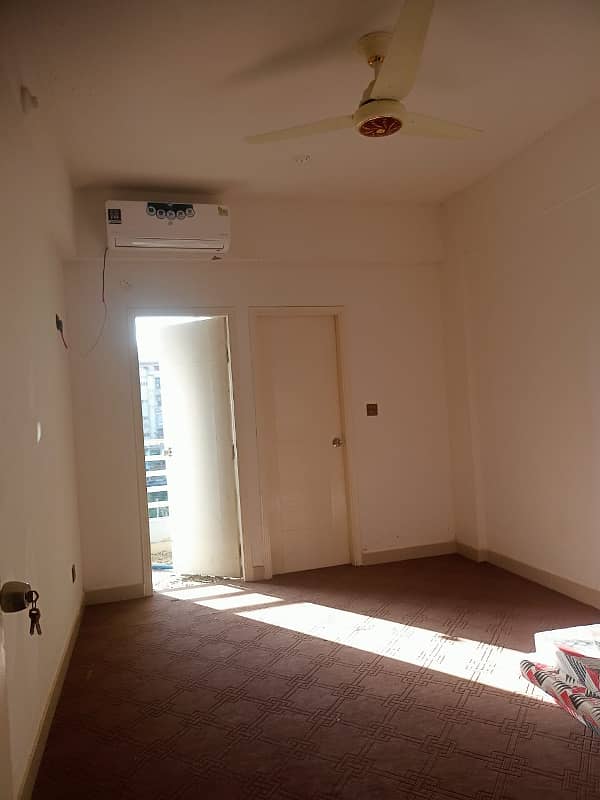 2 beds DD flat like new wast open park facing 6