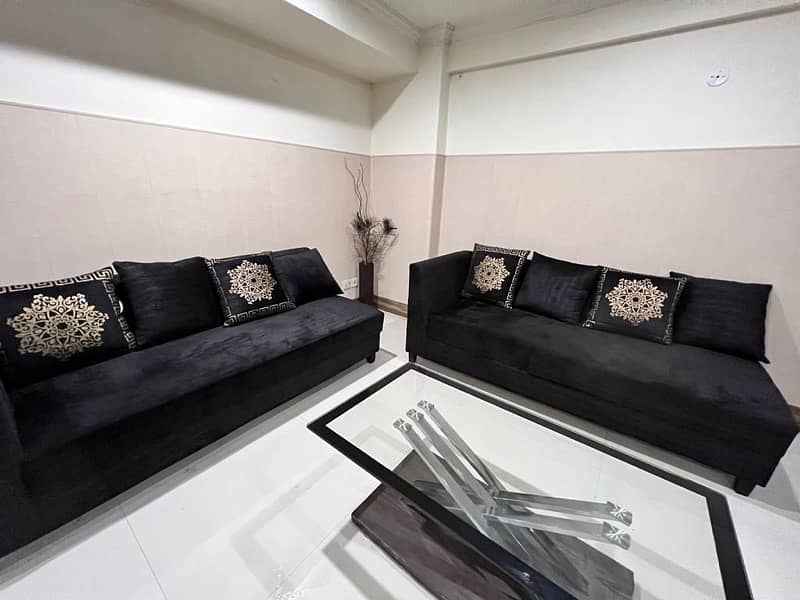 Luxury vip full purnished Room Available 3