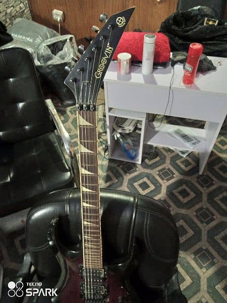 Electric Guitar Groovin Brand 4