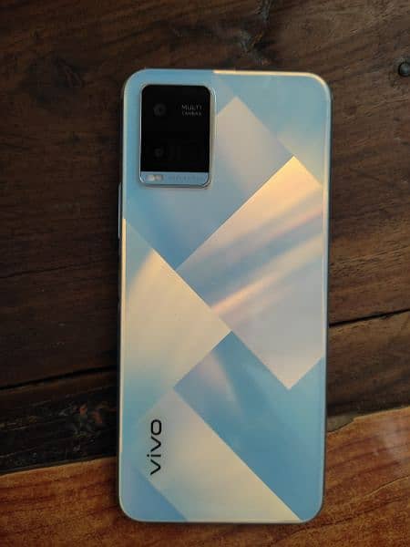 vivo y 21 Only Mobaile and charger 3