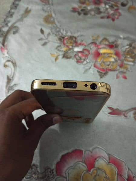 infinix Hot 8  (2/32) back cover and OG front protector 1