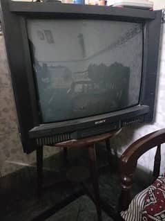 sony tv 36 inches screen speaker ni hai bs wo alag sy lgta wo alga