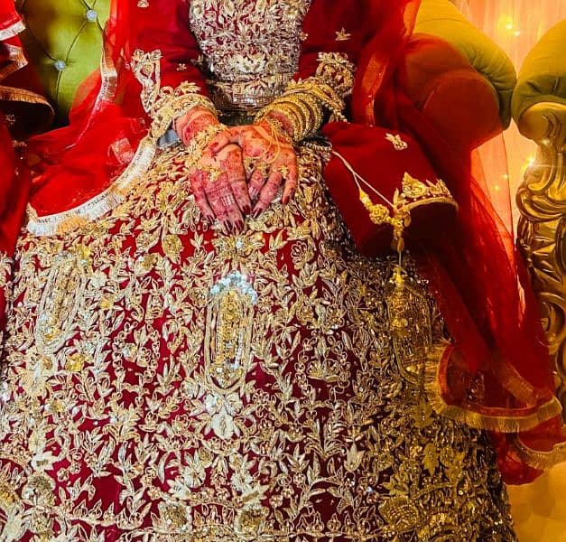 Bridal dress stitched with cancan wear only for 3hour condition10/10 3