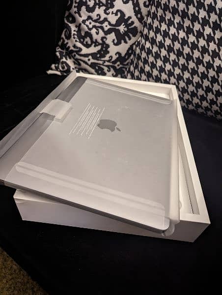 MacBook pro M1 13 inch 9