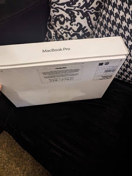 MacBook pro M1 13 inch 14