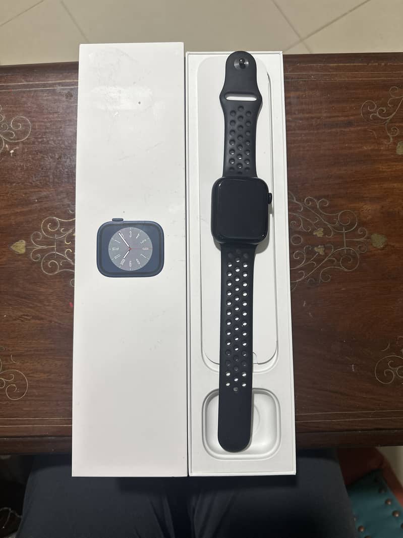 Apple Watch Series 8, 45 mm. 1
