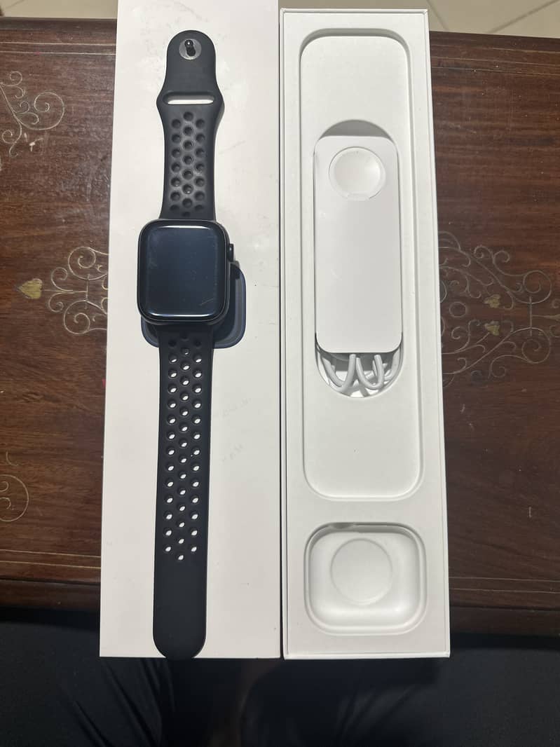 Apple Watch Series 8, 45 mm. 4