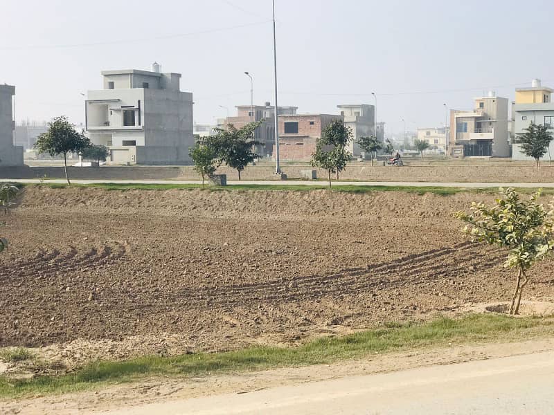 5 Marla Half Paid Ideal Location Plot For Sale in Tulip Ext Block Park View City Lahore 1