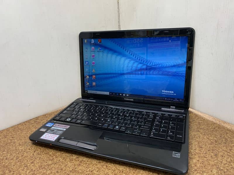 Toshiba dynabook corei5 Glossy Laptop 4GB Ram 320GB HDD 2hours btry 3