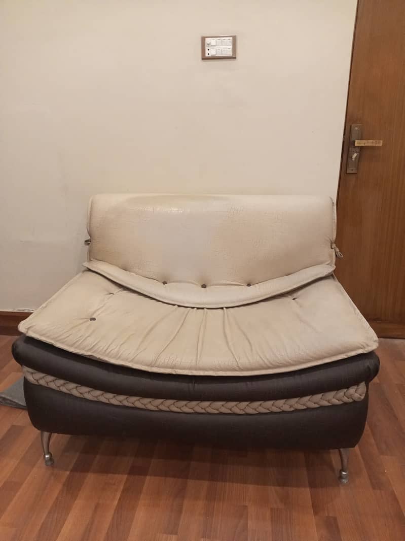 5 seater sofa set for sale, price is negotiable 5