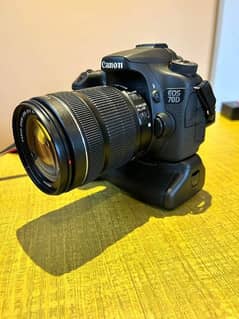 DSLR Canon 70D camera for sale my Whatsapp number 03251548826 contact