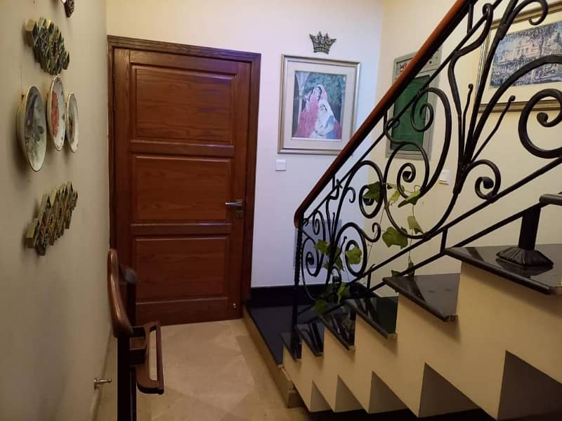 DHA Phase 8 ( EX Park View) 3 Bed Rooms Furnished Separate Gate Near to Airport 7