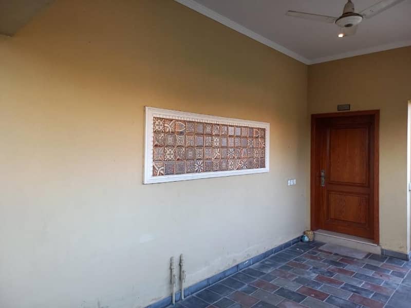 DHA Phase 8 ( EX Park View) 3 Bed Rooms Furnished Separate Gate Near to Airport 10