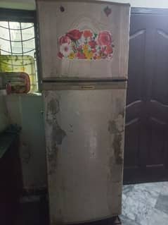 Full size Dawlance fridge for sale
