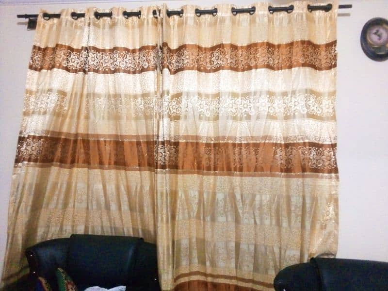 4 curtains 1