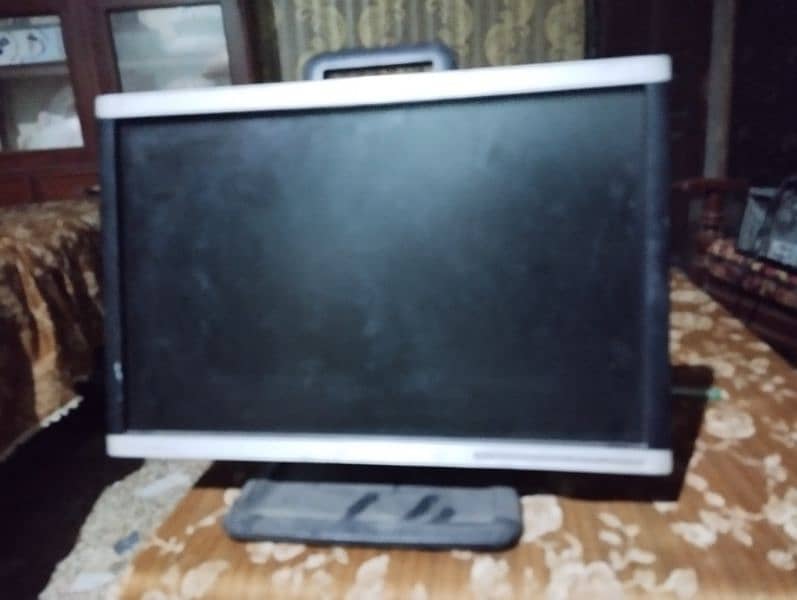 Hp 6300 core i5 3rd gen and LCD 2