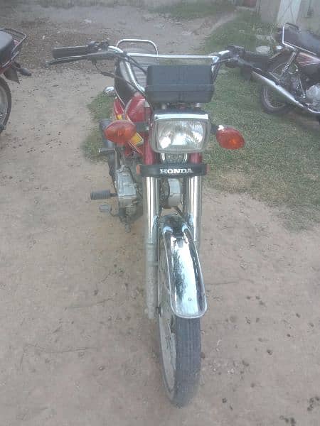 Honda 125 condition used with out number plat enjoin all ok 4