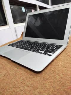 Macbook Air -model 2012