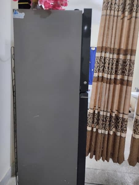 Haire refregerator E series for sale in very good condition 3