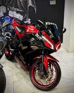 Kawasaki Ninja 4 cylinder heavy bike 0