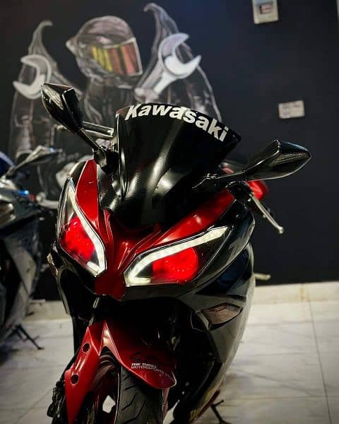 Kawasaki Ninja 4 cylinder heavy bike 4