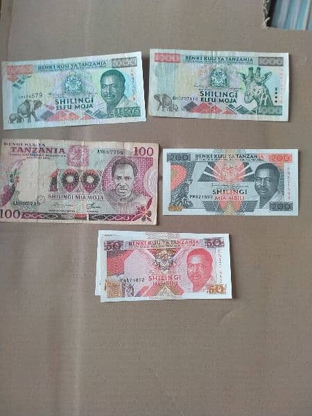 old is gold old and new Indian Bank currency notes 6