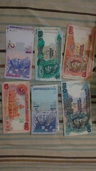old is gold old and new Indian Bank currency notes 10