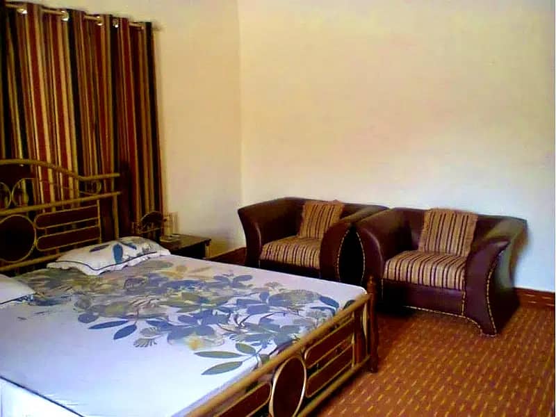 Room Fully furnished for rent on Weekly and Monthly basis 2