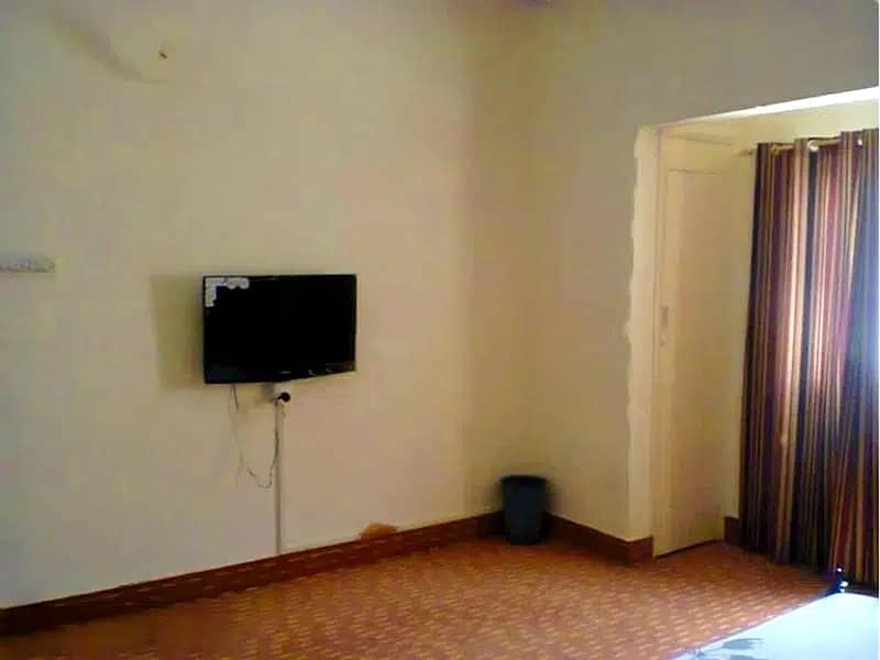 Room Fully furnished for rent on Weekly and Monthly basis 3