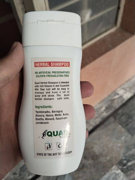 Herbal shampoo for shine and silky smooth hears 2