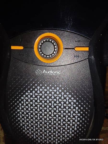 audionic portable speakers 10 /10 condition no issues 3